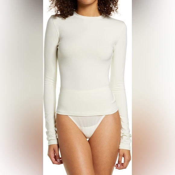 SKIMS Tops - 🤍SKIMS COTTON JERSEY LONG SLEEVE T-SHIRT IN BONE XS L